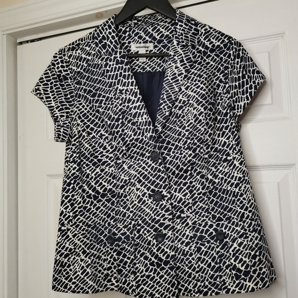 Short sleeve blazer - Picture 2 of 12